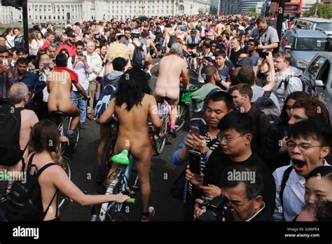 Londres World Naked Bike Ride Wnbr Uk Photo Stock Alamy