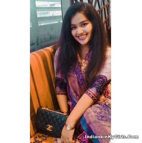 Ma Behen Horny Delhi College Girl Leaked Nude Selfies Porn Pic