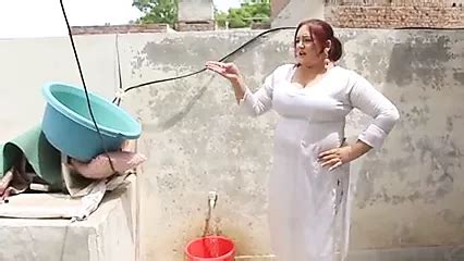 Hot Indian Aunty Shows Her Boobs XHamster