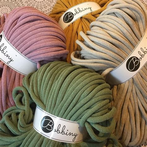 Bobbiny jumbo, ook geweldig om bijv een poef te breien of te haken ...