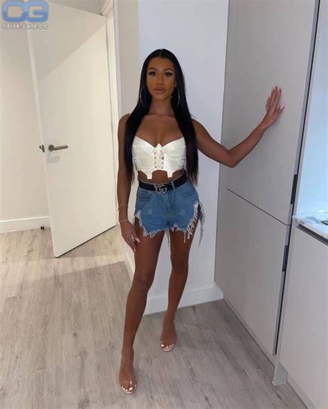 Izzy Fairthorne Nude Pictures Onlyfans Leaks Playboy Photos Sex Scene Uncensored