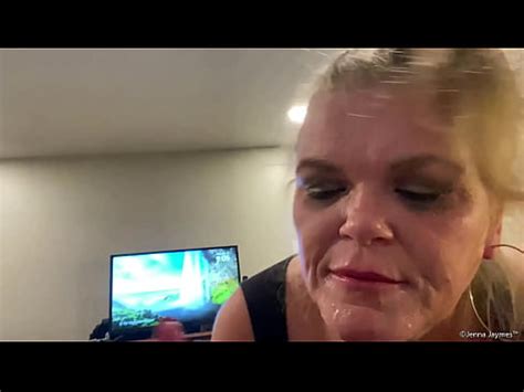 Sexy Busty Blonde Curvy Milf Blows The Delivery Guy Xnxx