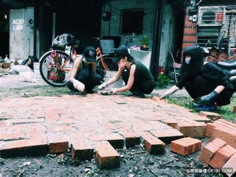 Ngắm hình ảnh hot girl phụ hồ đang gây sốt trên mạng Titanic Nơi mọi thứ được chia sẻ