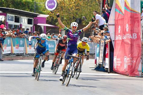 Adelmar Reyes Le Gana El Sprint A Heiner Parra En La 1ra Etapa De La