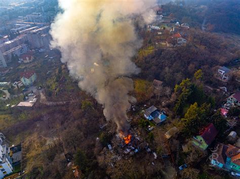 Incendiu N Cartierul Grigorescu O Barac De De Metri P Tra I S A