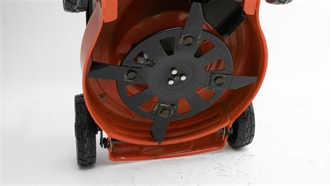 Husqvarna LC118 Review | Petrol lawnmower | CHOICE