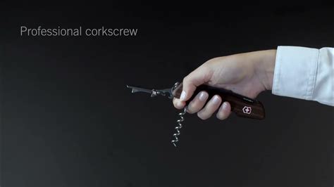 WineMaster von Victorinox - YouTube