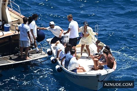 Halle Bailey Sexy Seen With Scott Bridgeway Flashing Her Hot Tits And Butt In A Skimpy Bikini