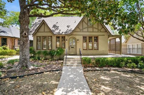 1405 Clover Ln Fort Worth Tx 76107 House Rental In Fort Worth Tx