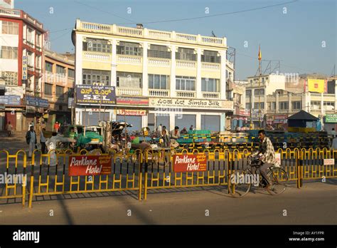 Street Scene In Mysore Near Kr Circle Stock Photo Alamy