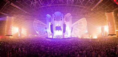 Eye candy: 40+ photos of beautiful EDM festival stage designs ...