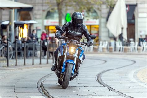 Suzuki Gsx S La Naked Cilindri Adatta A Tutti