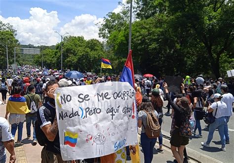 La Ciudad De Medellín Continúa Con Las Masivas Protestas Contra El