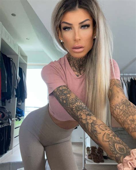 Inked Glamour Babe Flashes Her Juicy Tits While Showing Off Her Tattoos CoedCherry