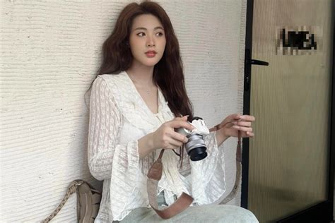 T Hot Girl N I Ti Ng Tr N M Ng M T Th I N N Ng Th Trong Phim Gi V Ng B O D N Tr