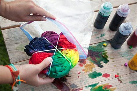 How to Tie Dye | How to tie dye, Tie dye patterns diy, Diy tie dye shirts