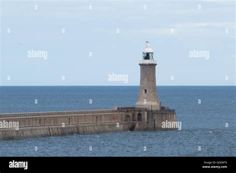 The North Pier Lighthouse At Tynemouth Stock Photo Alamy