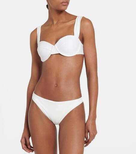 9 Hot Sexy Elena Roger Bikini Pics