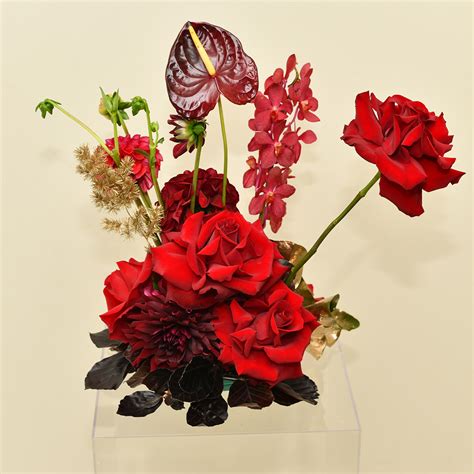 Red Table Flower Centerpieces Sydney Delivery Valentines Day Roses And Flowers Sydney