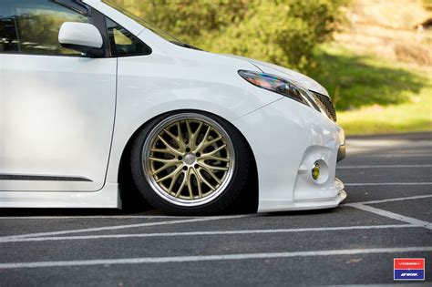 Toyota Sienna Vossen X Work Series Vws