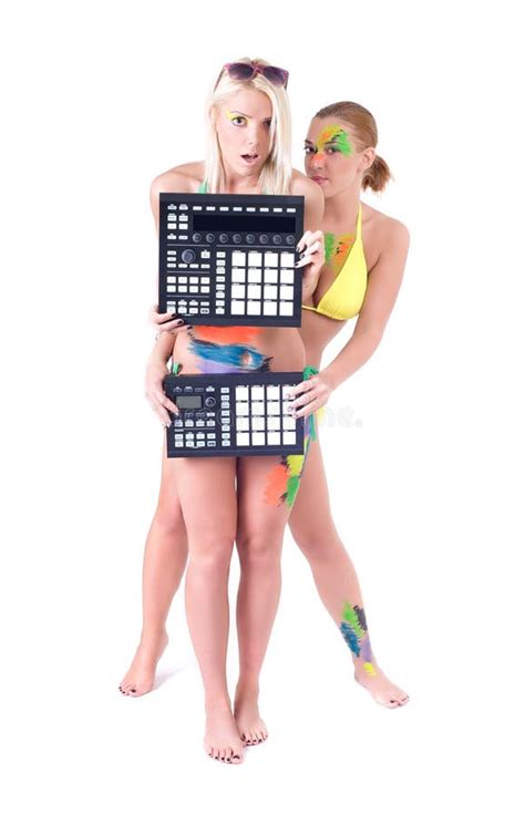 Vernice Di Carrozzeria Sexy Dei Bikini Delle Ragazze Con L Attrezzatura Di Musica Fotografia