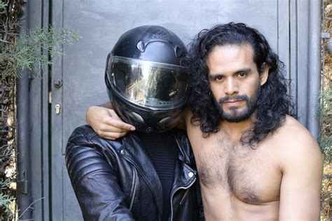 Comment révéler votre fétichisme fou à votre nouveau petit ami Gay Pride