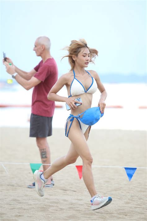 Ng M Ng I P Ua T I S Ki N M C Bikini Ch Y B Th I Lan