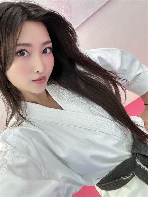 Азиатка Emiri momota Mizukawa Sumire красивая девушка Porn Model SafeReactor