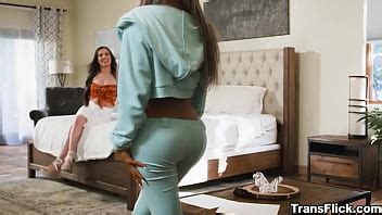 Spencer Offers Britney A Strap On Sex XNXX