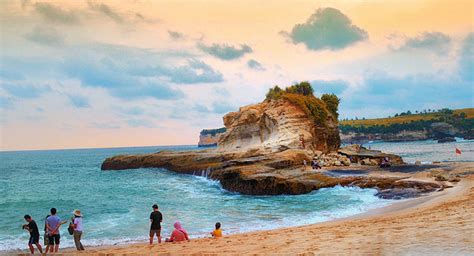 concept  yogyakarta beach
