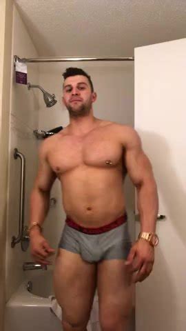 Aussie Bodybuilder Shows Off Feet Ass And Dick ThisVid