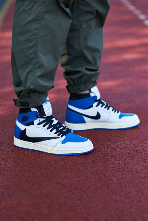 Найк Аир Джордан Высокие мужские кроссовки Nike Air Jordan Retro 1 ...