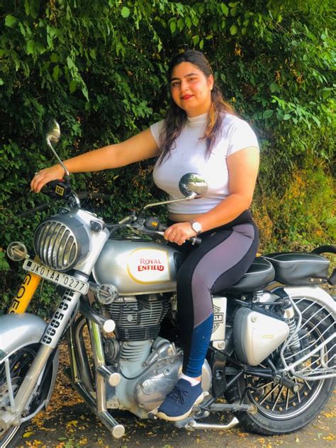 Shweta Pandita AKA Dimplee Gurl Nude Viral Video Model Blogs