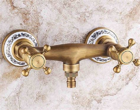 Кран для бани: бронзовый, с деревянной ручкой, для горячей воды