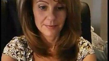 Sexy Milf Reveals Her Tits And Ass For A While XNXX