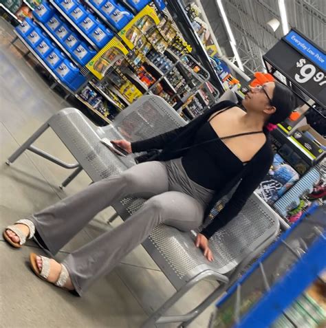 Latina College Babe Looking Good In Her Grey Leggings Spandex