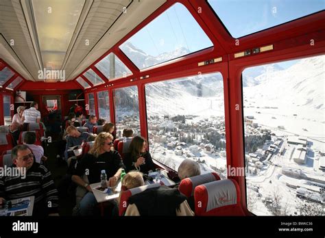 Glacier Express Zug Innenansicht In Der Nähe Von Andermatt Kanton Uri