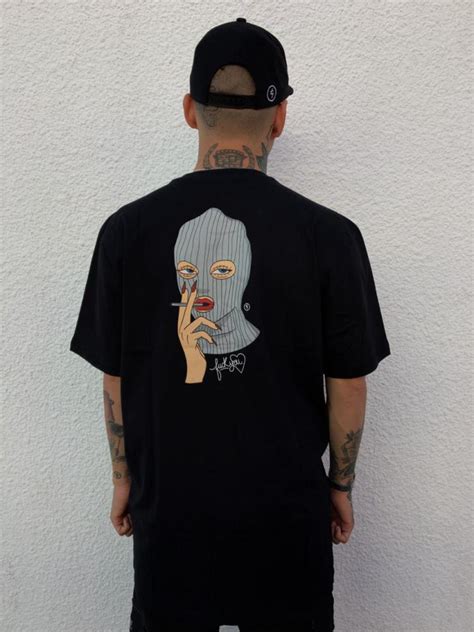 Camiseta Stranger Smooking Fuck You DROPOUT Stranger