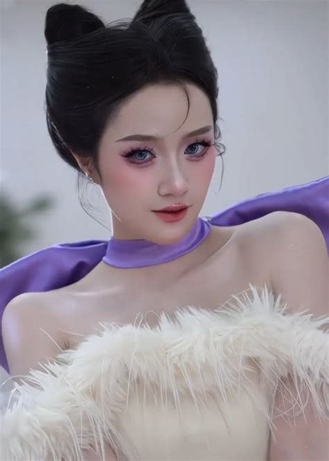 Phong cách bạn gái mèo tom hot thế nào mà ngay đến cả hội quý ông Vbiz cũng phải bắt trend