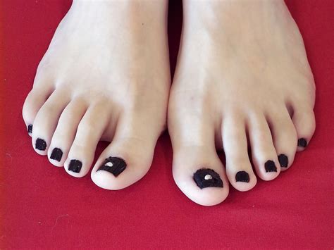 FOOT FETISH FEET TOES SOLES CLOSEUP ASS COMMENT PLS Porn Pictures XXX Photos Sex Images