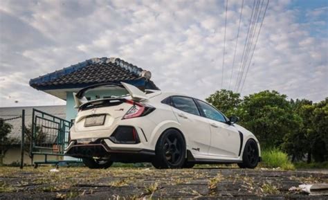 A Brand New Honda Civic Sport | Housediver