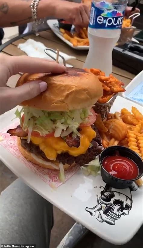 Lottie Moss Slips Into A Skimpy Grey Bikini For A Sizzling Mirror Selfie In Mexico Daily Mail