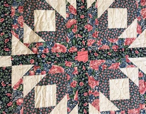 Pineapple Blossom Quilt Detail