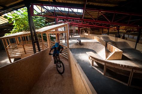Stride Strasbourg Indoor Bike Park