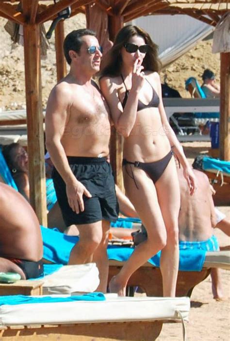 Carla Bruni Nude Collection O