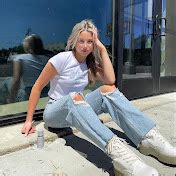 Hot Sexy Carly Cowart Bikini Pics