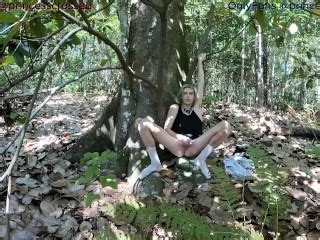 树林深处的年轻人 Pornhub Gay