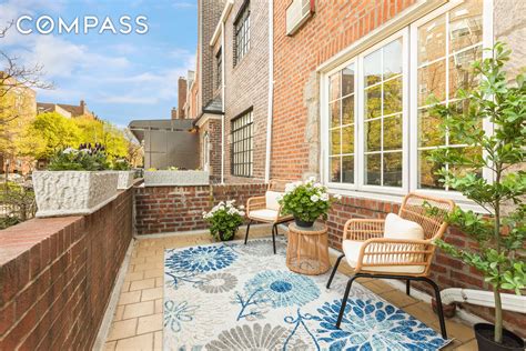 Shopping on 74 st jackson heights reveals global flavors 6