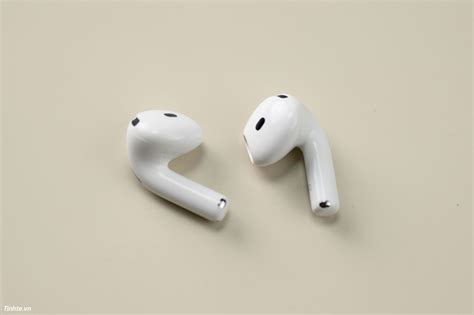 Trên Tay Tai Nghe Apple Airpods 4 Anc Thiết Kế Dạng Mở đeo Thoải Mái