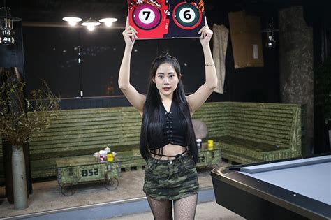 Dàn hot girl nóng bỏng gây sốt giải bi a pool toàn sao tại TP HCM